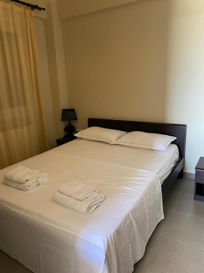 Vasilia Apartment Nea Iraklia Exterior foto